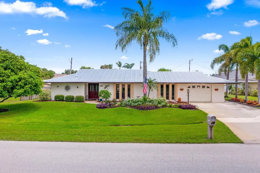 1481 SE Cambridge Drive Port St Lucie FL 34952