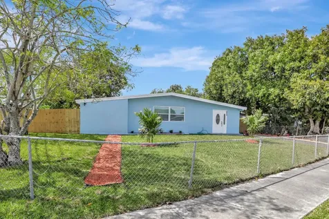 284 NE 41st Street Deerfield Beach FL 33064