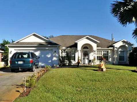 657 SW Gailbreath Avenue Port St Lucie FL 34953