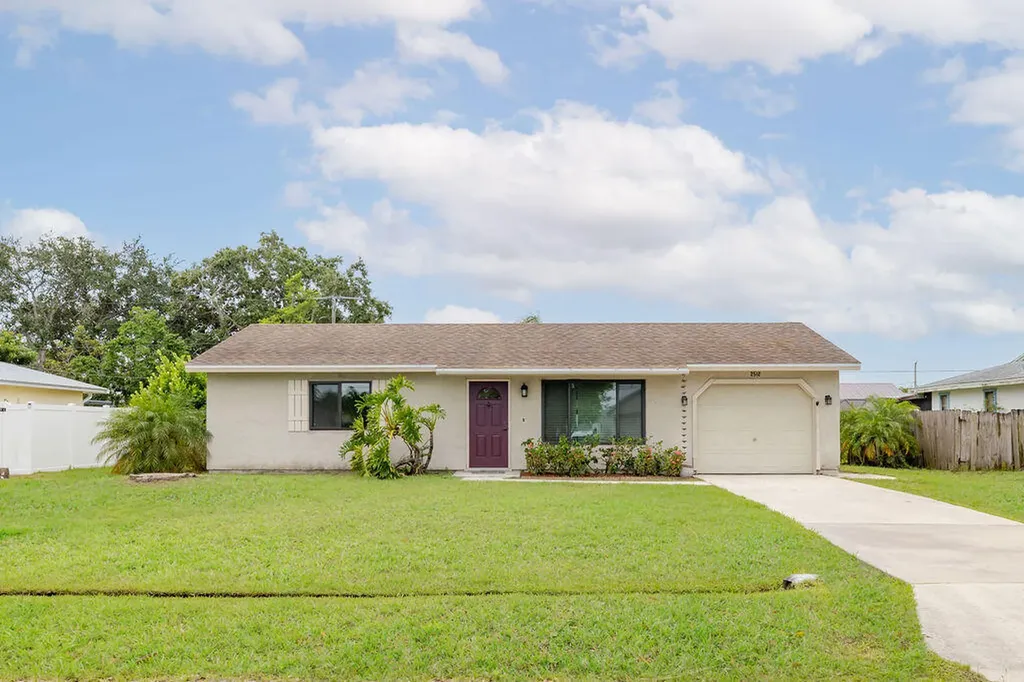 2512 SE Calusa Avenue Port St Lucie FL 34952