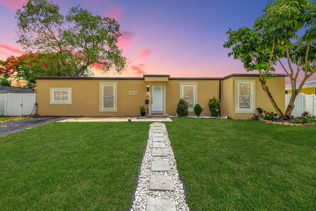 7814 NW 70th Avenue Tamarac FL 33321