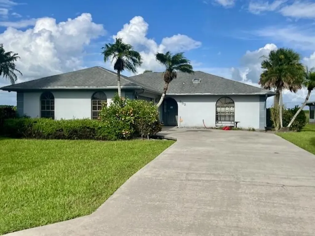 333 NE 7th Street Belle Glade FL 33430