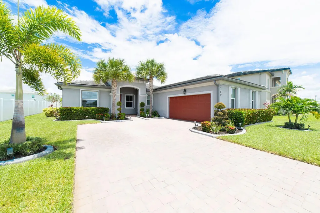 7500 NW Farnsworth Circle Port St Lucie FL 34987