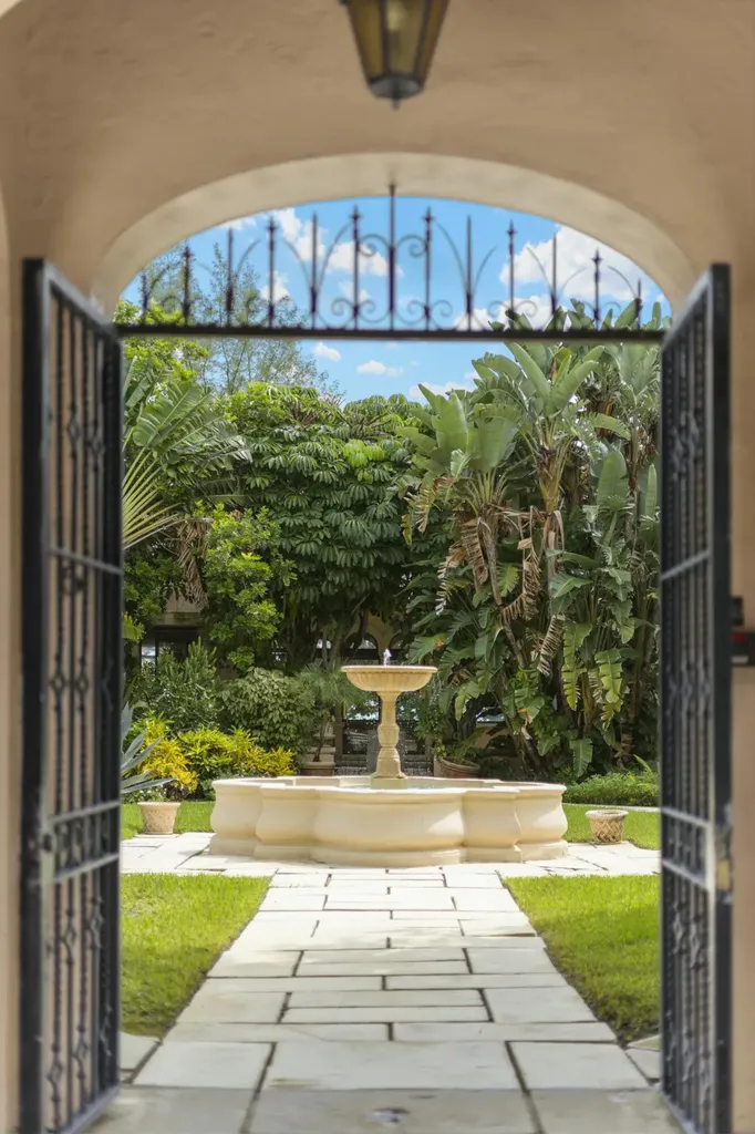 200 N Ocean Boulevard Palm Beach FL 33480