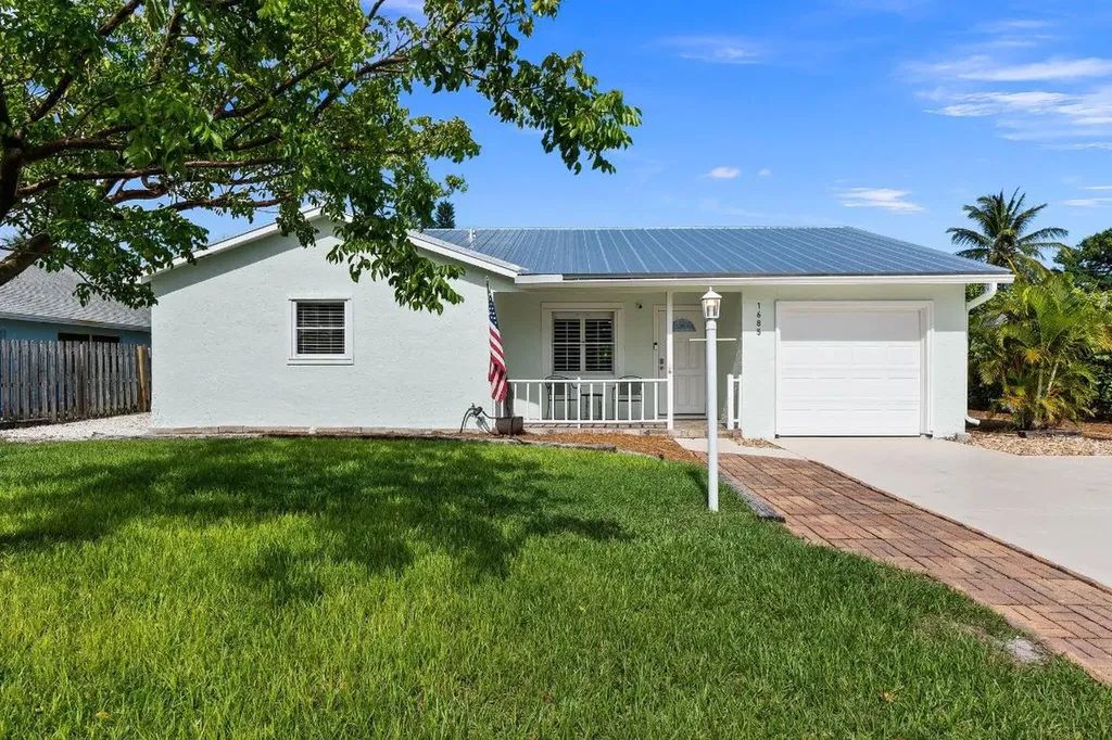 1685 NE Darlich Avenue Jensen Beach FL 34957