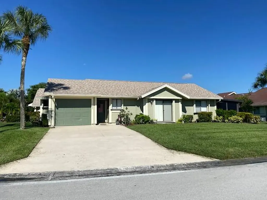 1463 SE Colchester Circle Port St Lucie FL 34952
