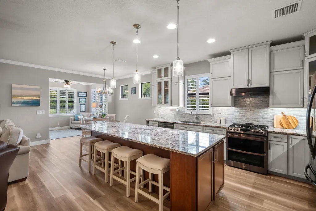 453 SE Bancroft Court Port St Lucie FL 34984