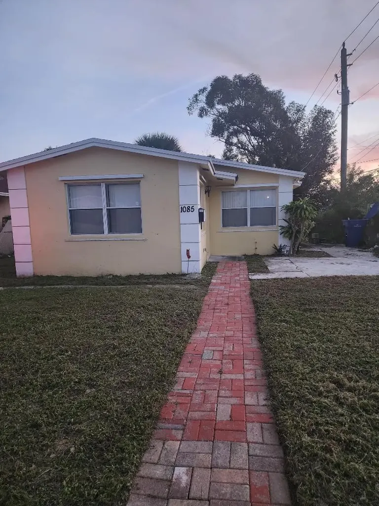 1085 W 30th Street Riviera Beach FL 33404