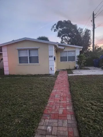 1085 W 30th Street Riviera Beach FL 33404