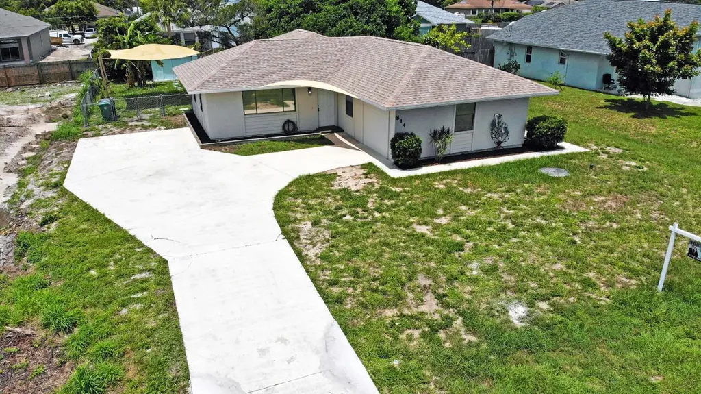 814 SW Del Rio Boulevard Port St Lucie FL 34953
