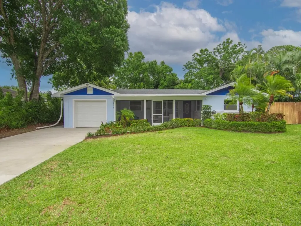 1926 32nd Avenue Vero Beach FL 32960