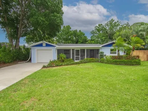 1926 32nd Avenue Vero Beach FL 32960