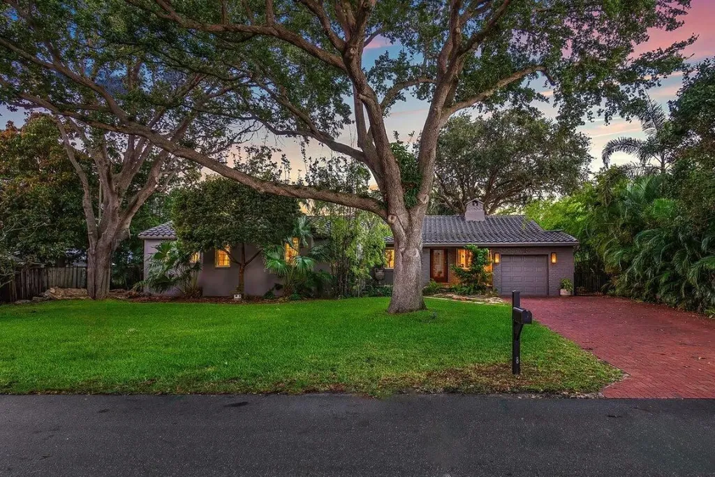118 NE 11th Street Delray Beach FL 33444