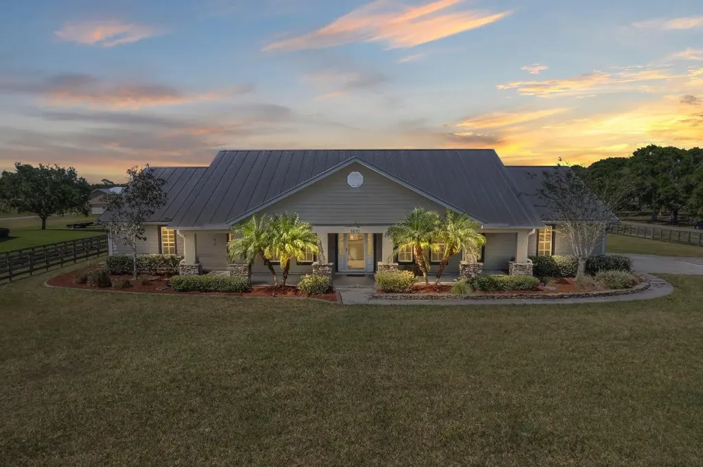 9850 Muller Road Fort Pierce FL 34945
