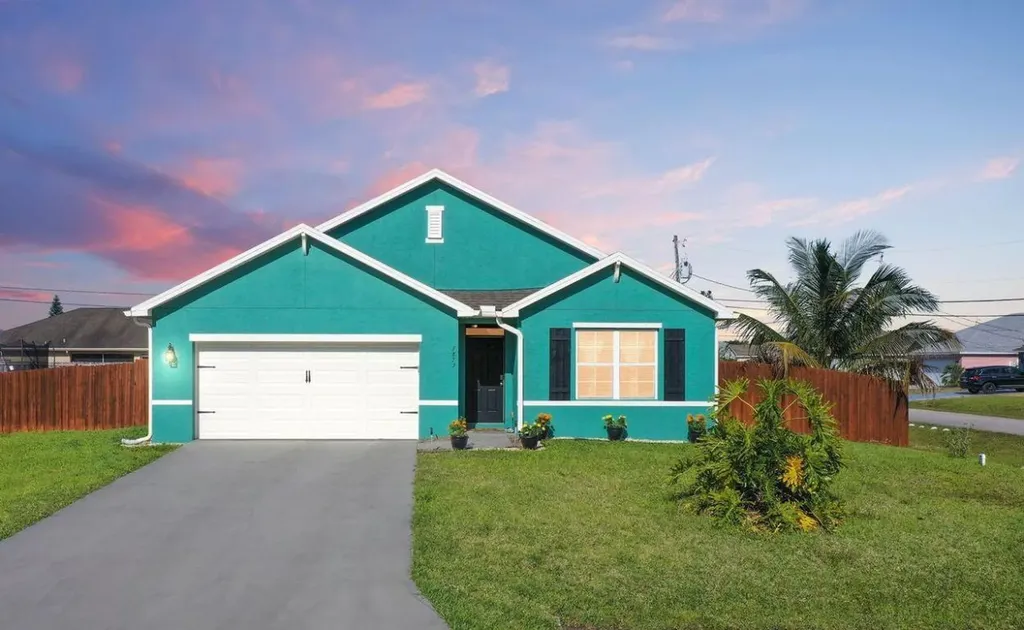 3873 SW Kakopo Street Port St Lucie FL 34953