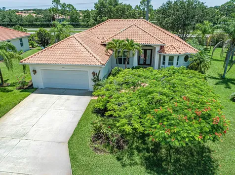 5845 Pine Ridge Circle Vero Beach FL 32967