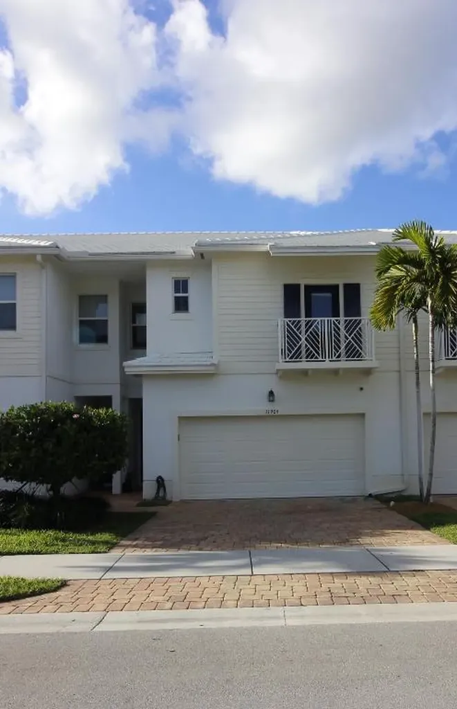 11905 Park Central Royal Palm Beach FL 33411