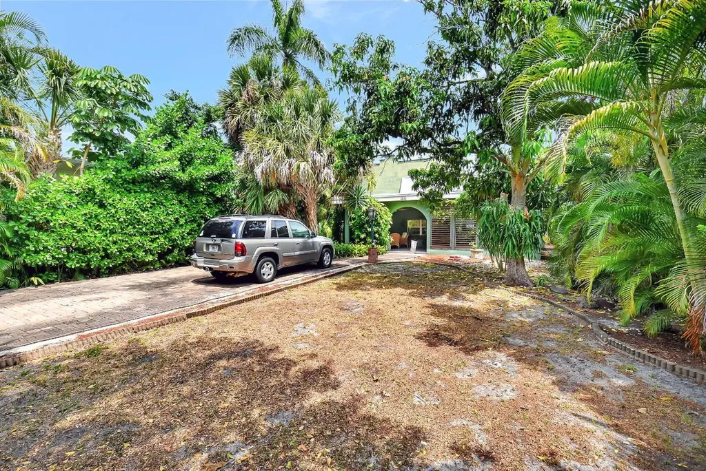 113 NE 11th Street Delray Beach FL 33444