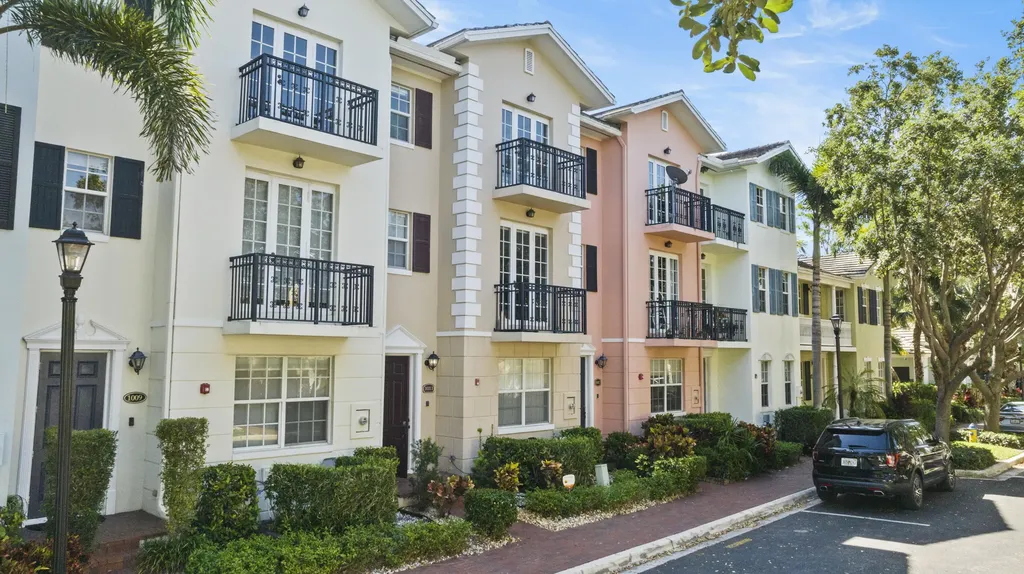 1011 W Heritage Club Circle Delray Beach FL 33483