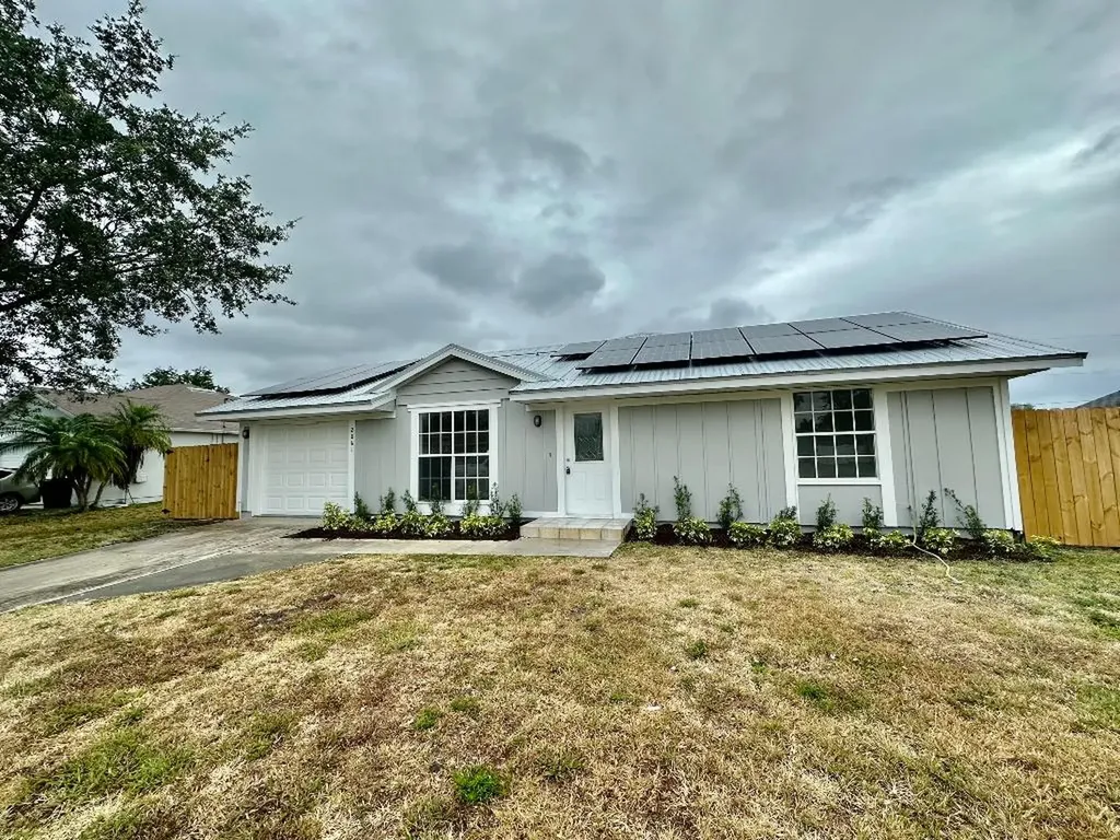 2061 SW Burman Lane Port St Lucie FL 34984
