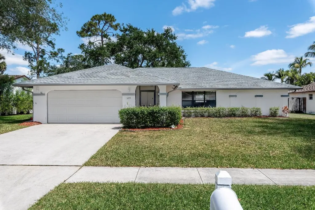 105 Greenwood Court Royal Palm Beach FL 33411