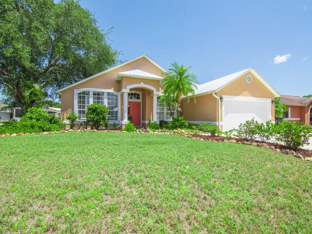 532 SE Cliff Road Port St Lucie FL 34984