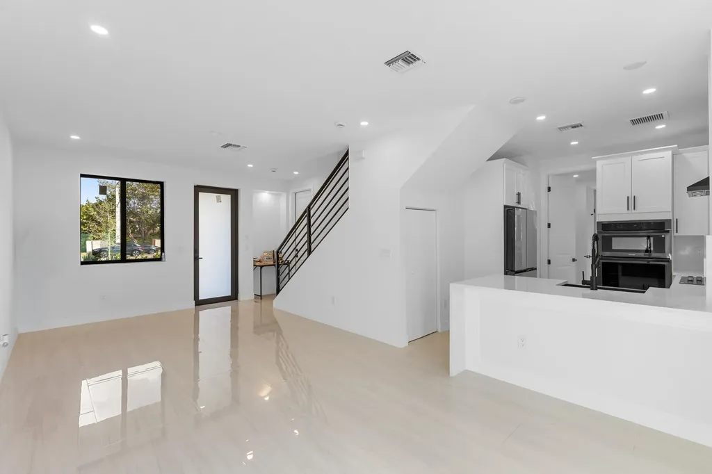 6997 NW 30th Terrace Fort Lauderdale FL 33309