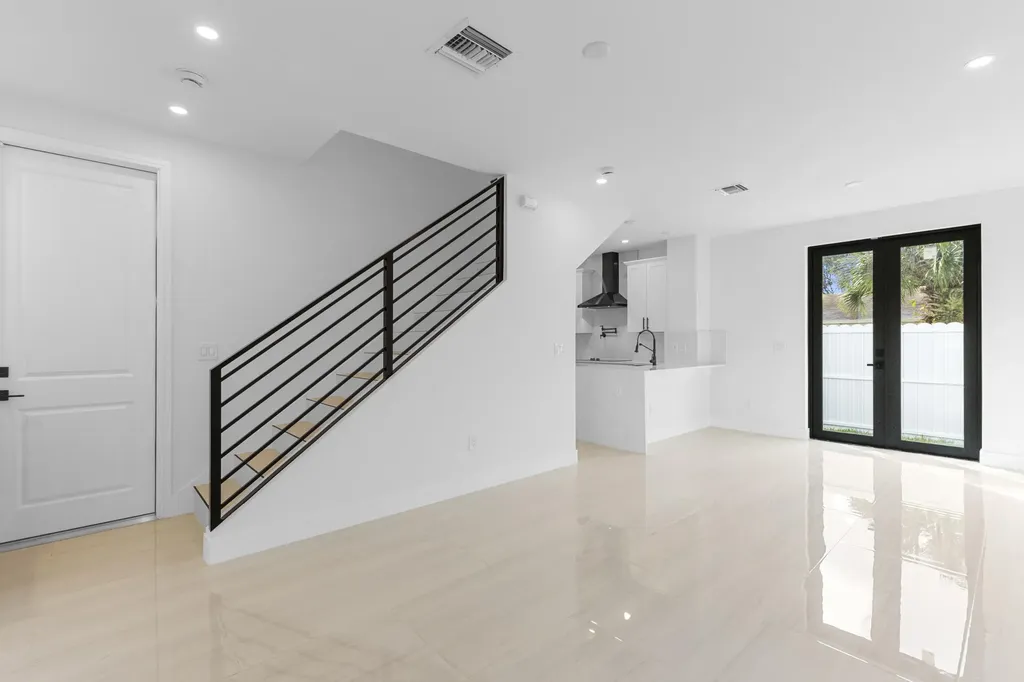 6997 NW 30th Terrace Fort Lauderdale FL 33309