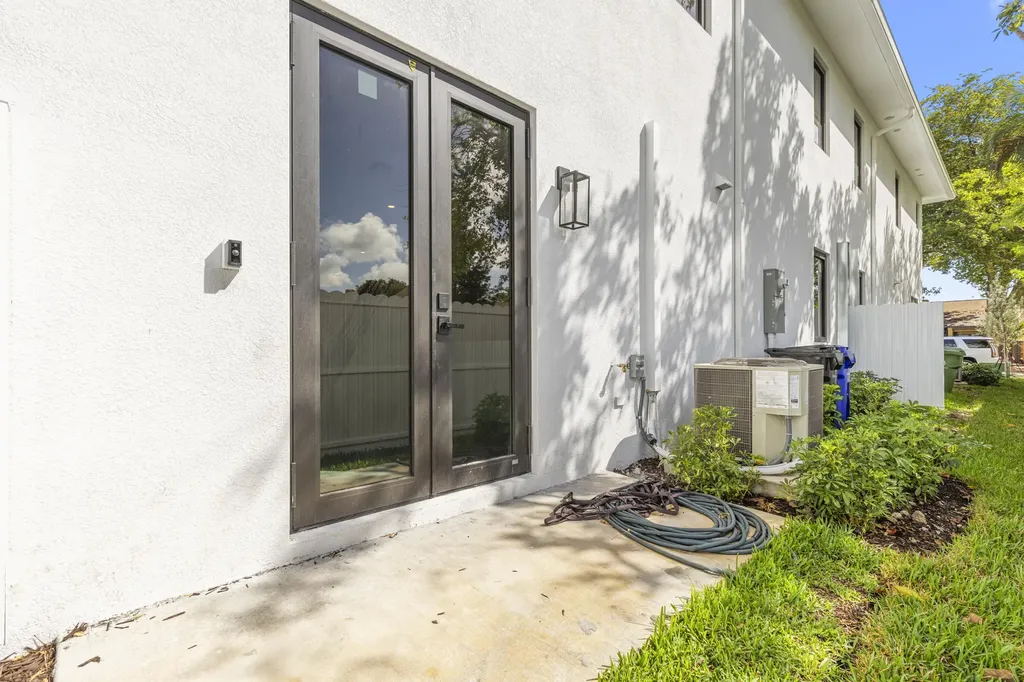 6997 NW 30th Terrace Fort Lauderdale FL 33309