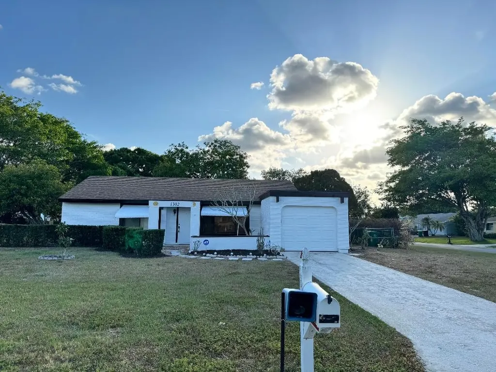 1302 SE Roanoke Street Port St Lucie FL 34952