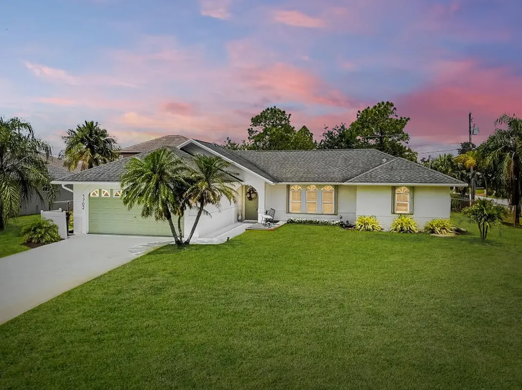 1702 SW Commargo Street Port St Lucie FL 34987
