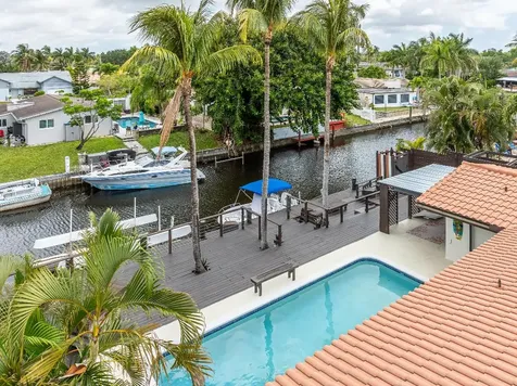 5841 SW 19th Street Plantation FL 33317