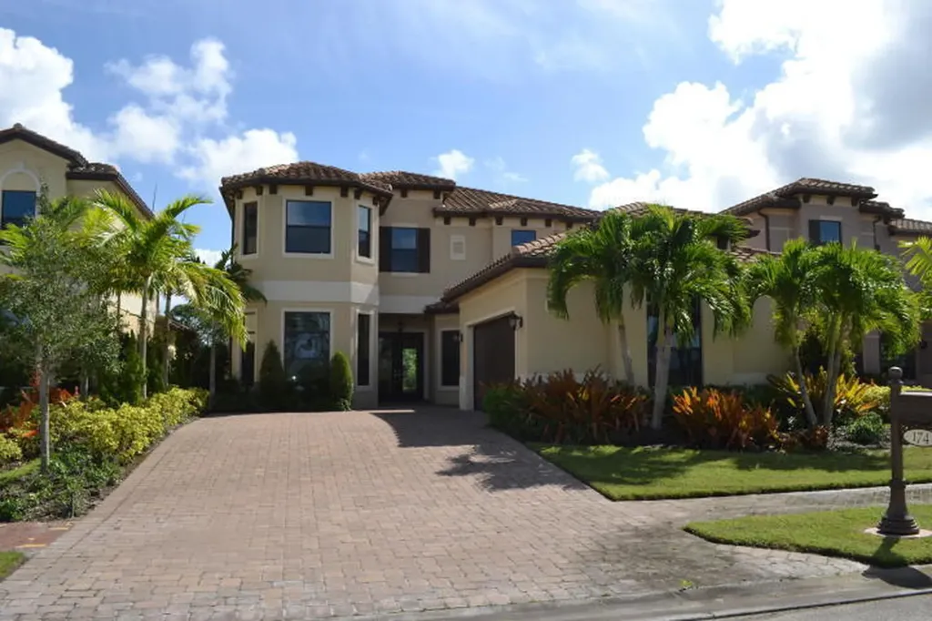 174 SE Calmo Circle Port St Lucie FL 34984