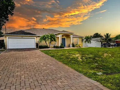 696 SW Jada Road Port St Lucie FL 34953