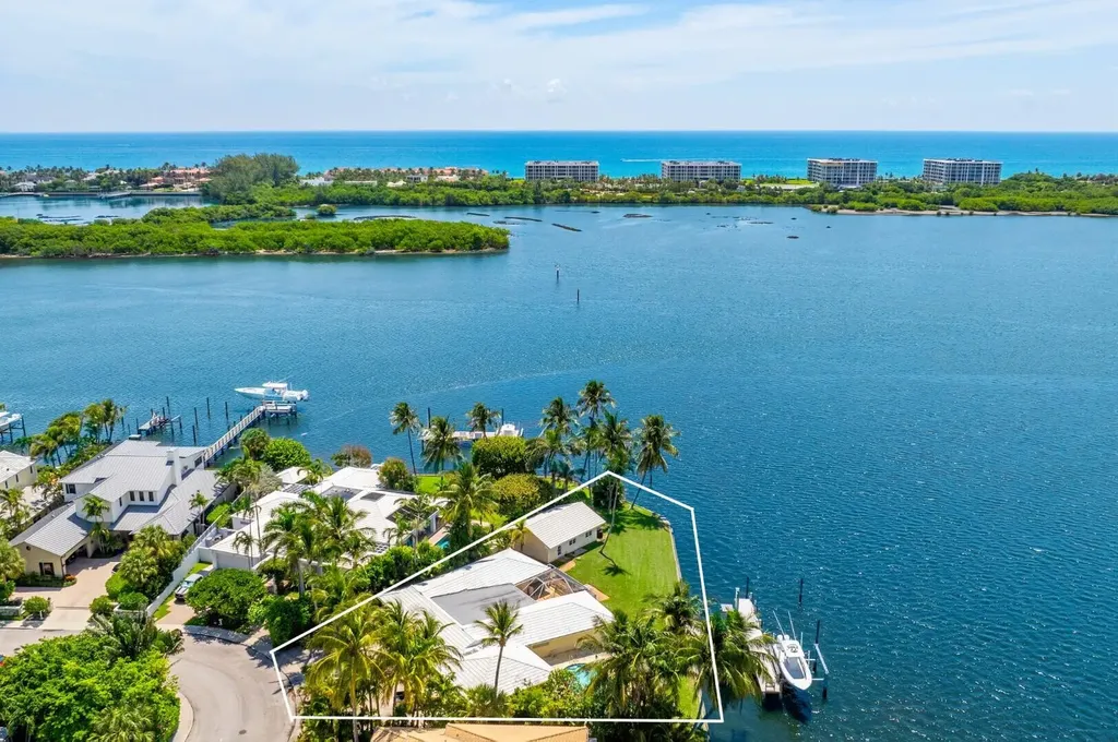 8026 Flagler Court West Palm Beach FL 33405