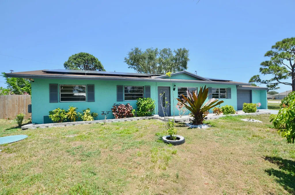 591 SW Dwight Avenue Port St Lucie FL 34983