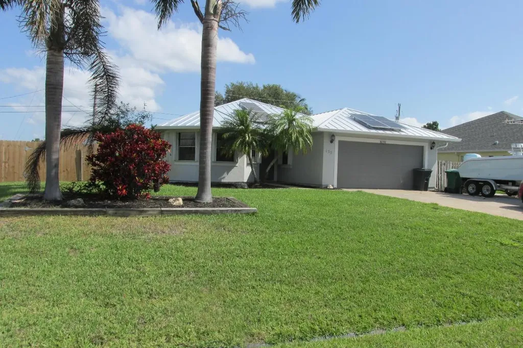 135 SW South Wakefield Circle Port St Lucie FL 34953