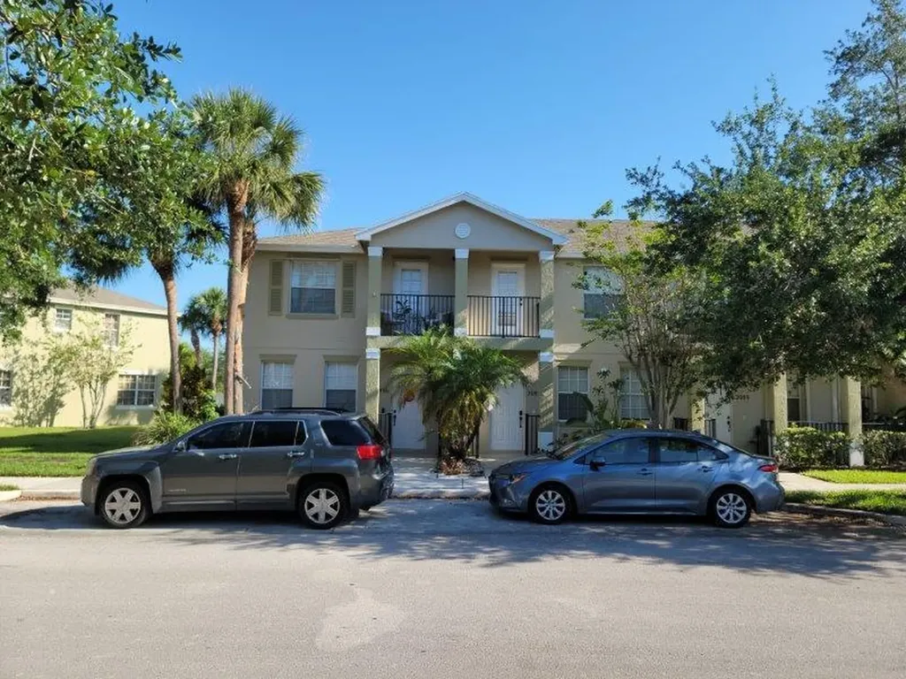 2085 SE Glen Ridge Drive Port St Lucie FL 34952