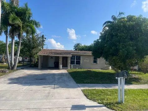 5683 S 38th Court Greenacres FL 33463