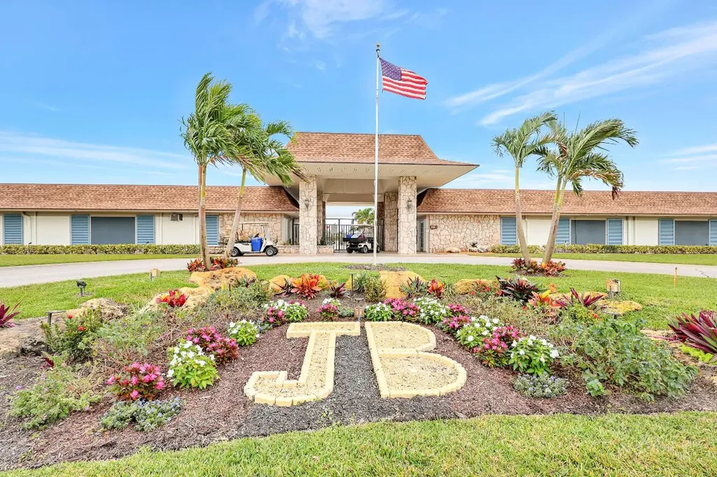 35001 Cayos Bay Boynton Beach FL 33436