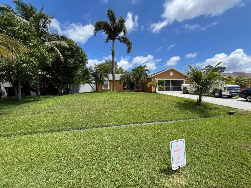 1673 SW Mullinax Avenue Port St Lucie FL 34953