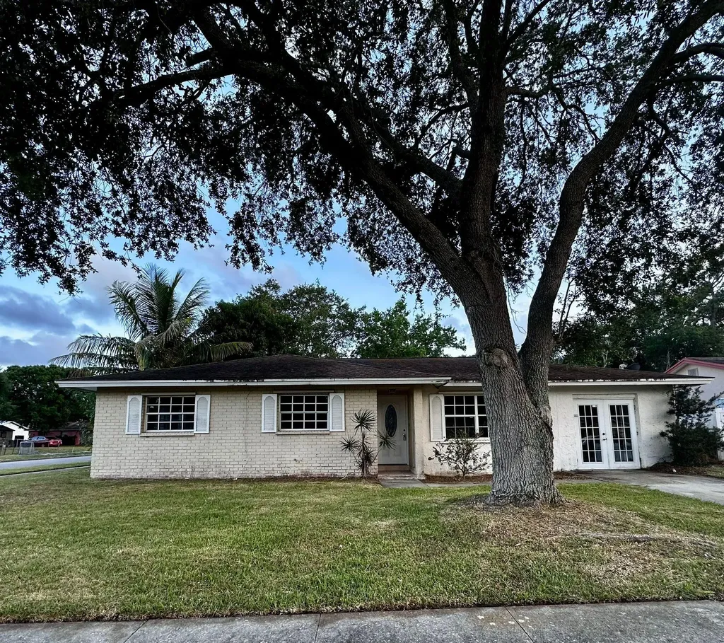 3203 Hibiscus Avenue Fort Pierce FL 34947