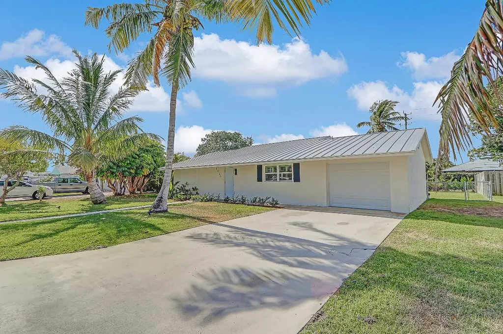 1054 NW 12th Terrace Stuart FL 34994
