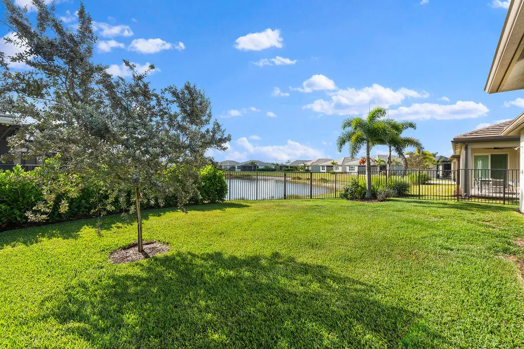 11663 SW River Crossing Place Port St Lucie FL 34987