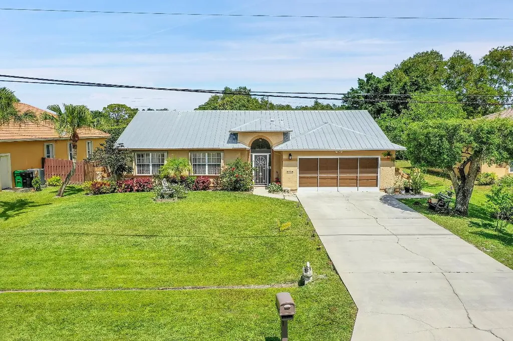 6754 NW Argus Street Port St Lucie FL 34983