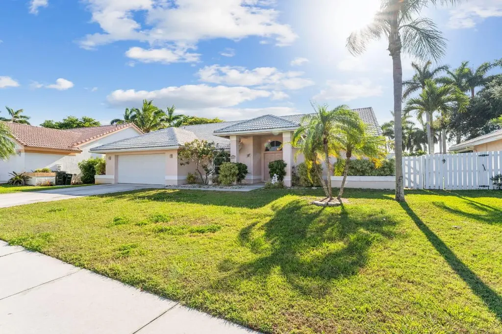 6838 Blue Bay Circle Lake Worth FL 33467