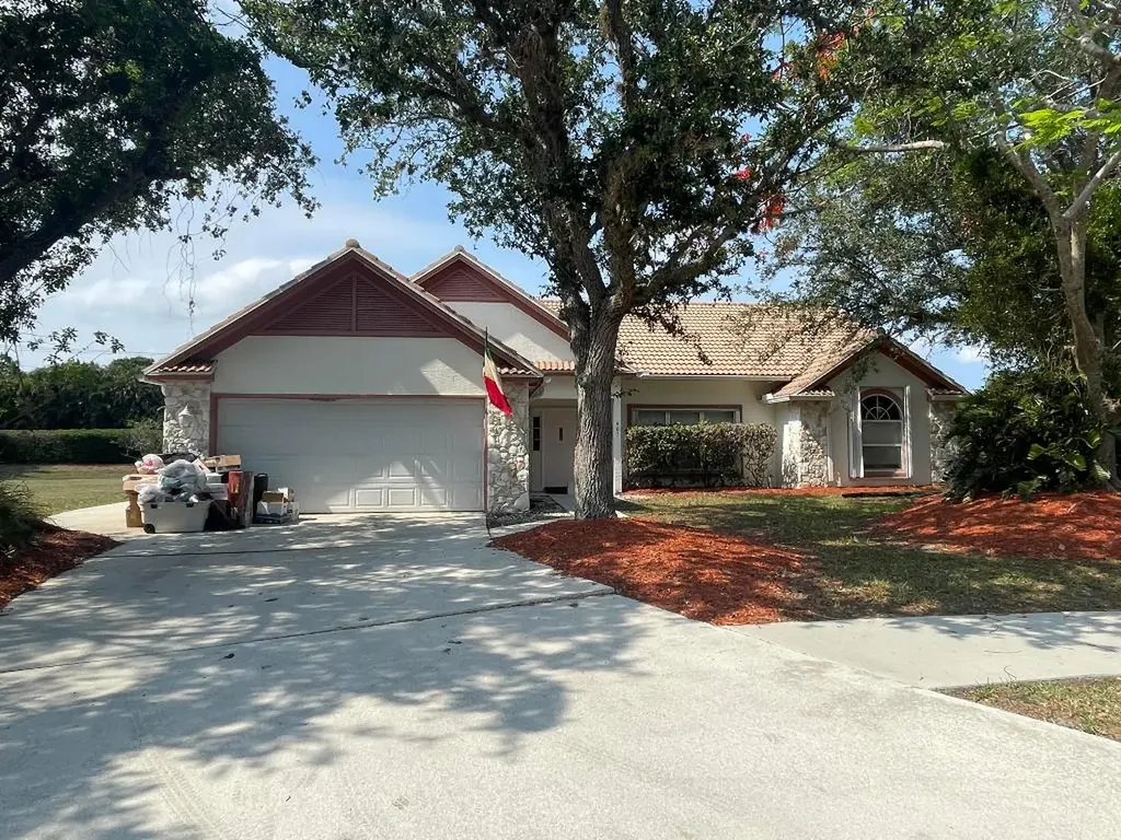 407 SW Redwood Cove Port St Lucie FL 34986