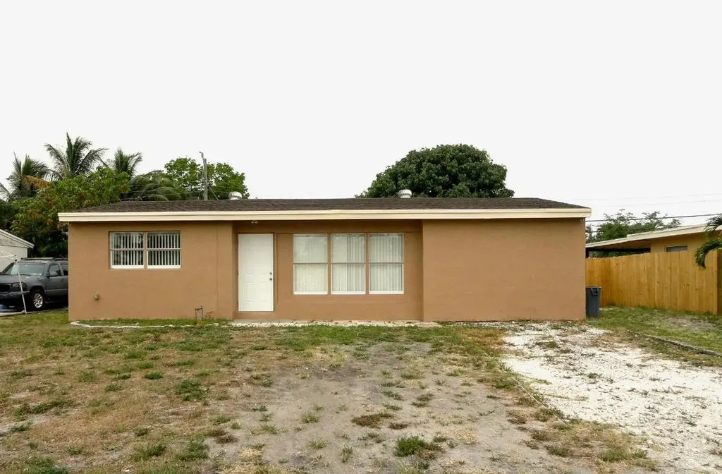 465 Waseca Drive Lake Worth FL 33462
