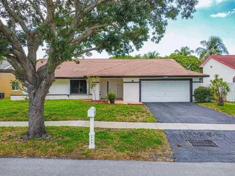2380 Fairmont Avenue Miramar FL 33025