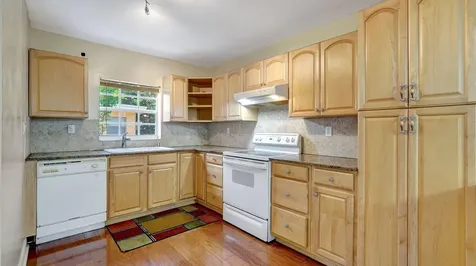 322 SW 79th Avenue North Lauderdale FL 33068